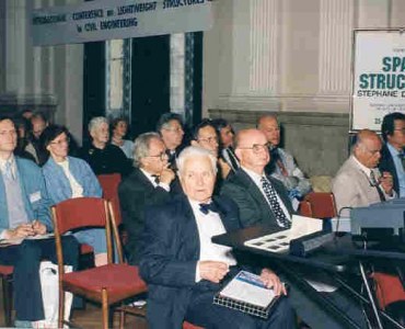 In the front Profs S. Kuś, S. Du Chateau, Z.S.Makowski, H.Nooshin and Mr Y. Isono