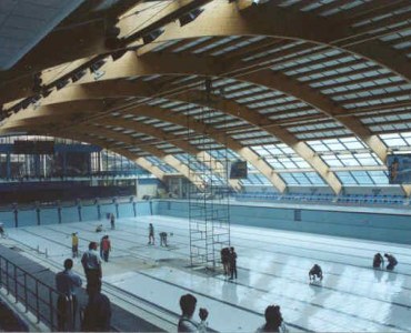 Visit in covered by wooden roof “Warszawianka” swimming pool